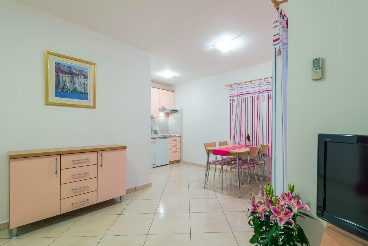 Apartments Villa Vallum โบล ภายนอก รูปภาพ
