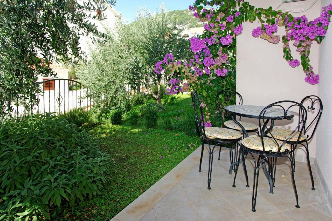 Apartments Villa Vallum โบล ภายนอก รูปภาพ